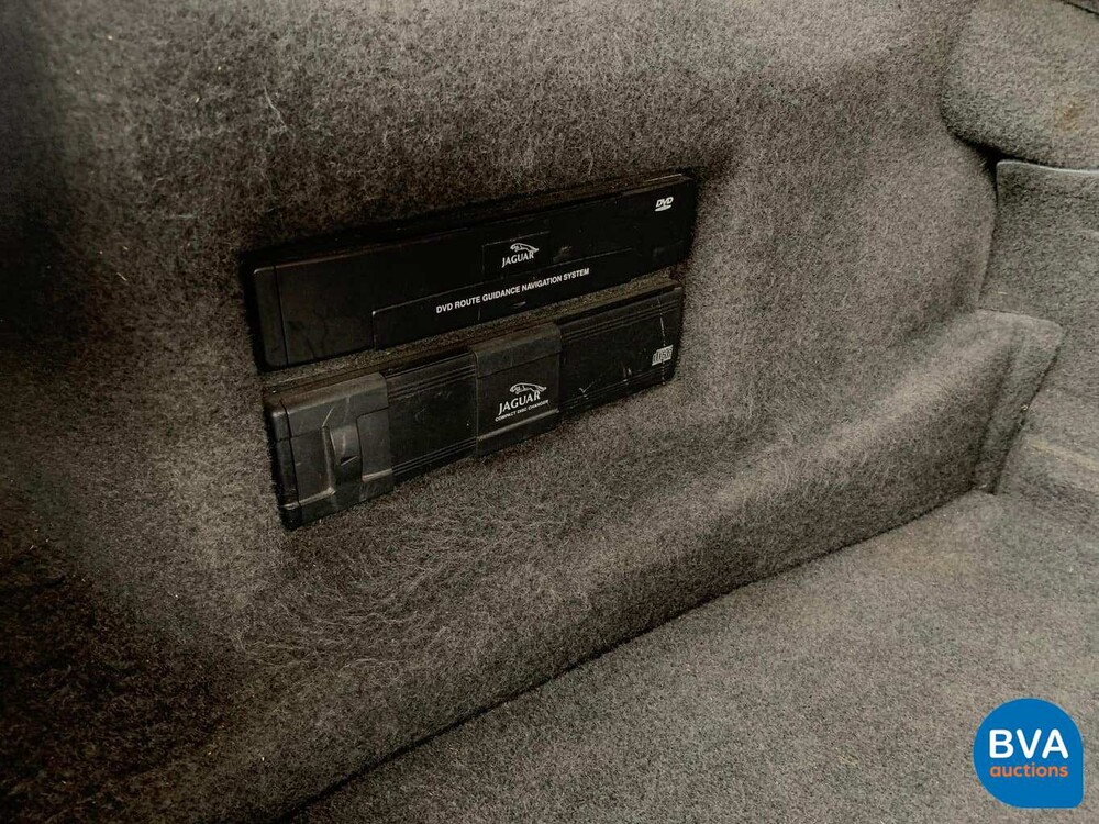 Daimler Super V8 4.0L 363 PS 2001 -Org. NL-, 82-GS-NJ.