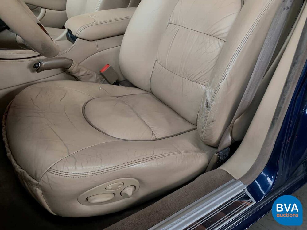 Daimler Super V8 4.0L 363 PS 2001 -Org. NL-, 82-GS-NJ.