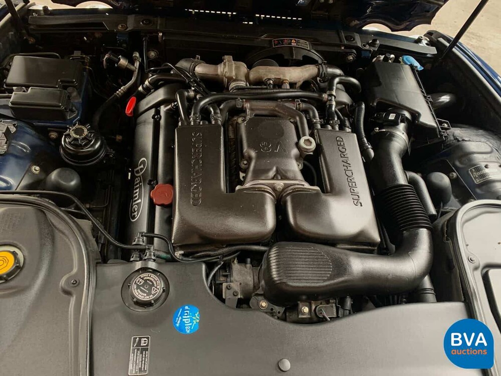 Daimler Super V8 4.0L 363hp 2001 -Org. NL-, 82-GS-NJ.