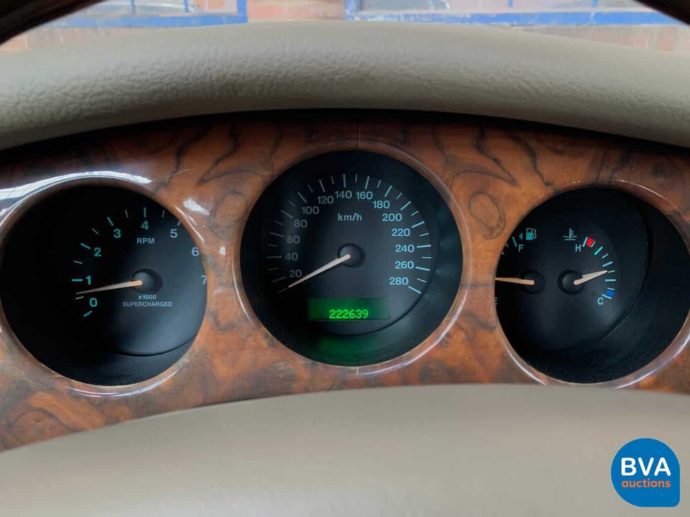 Daimler Super V8 4.0L 363 PS 2001 -Org. NL-, 82-GS-NJ.