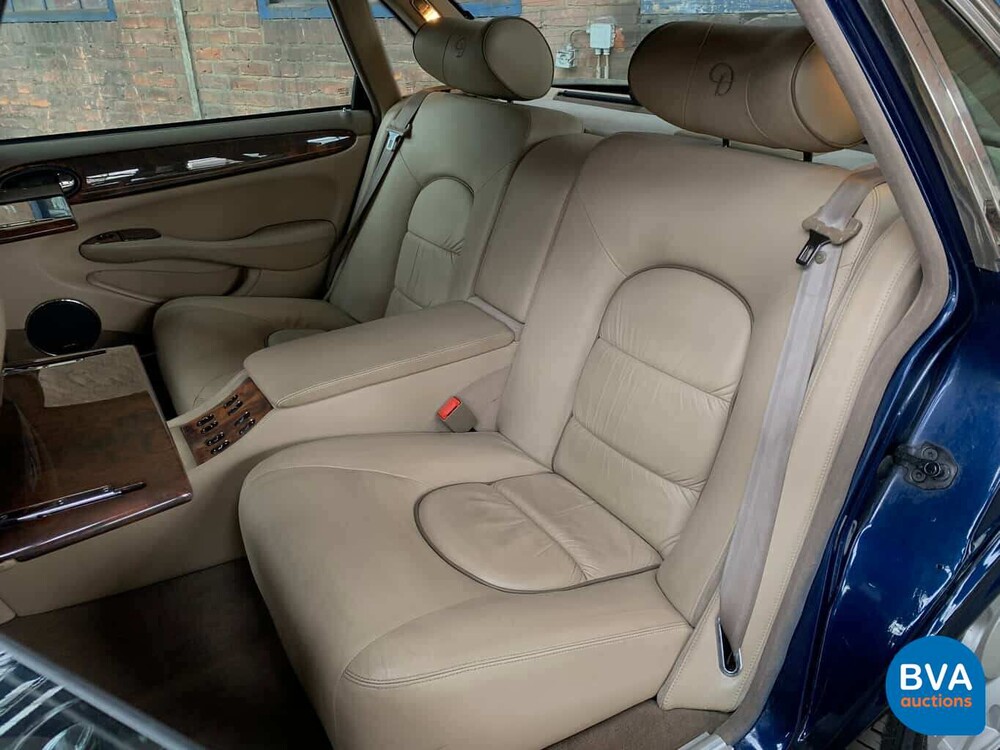 Daimler Super V8 4.0L 363 PS 2001 -Org. NL-, 82-GS-NJ.