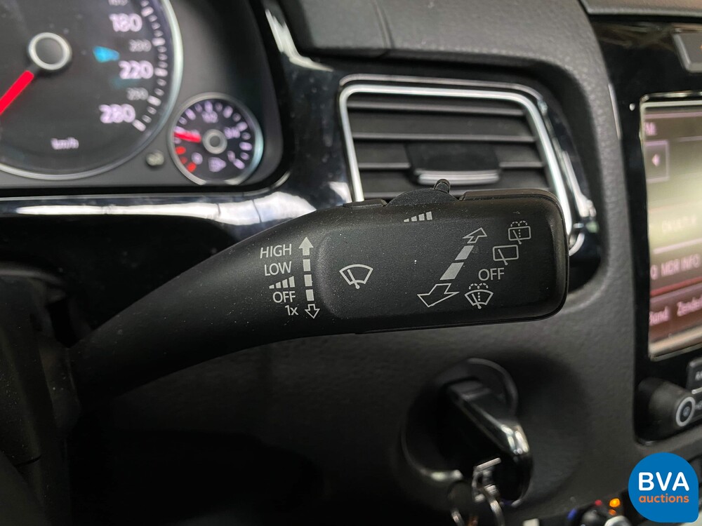 Volkswagen Touareg 3.0 TSI Hybrid Highline 4Motion 333 PS, 38-RBF-2.