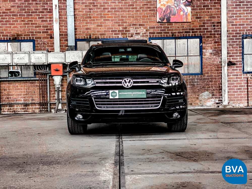 Volkswagen Touareg 3.0 TSI Hybrid Highline 4Motion 333 PS, 38-RBF-2.