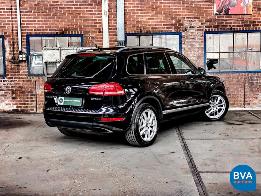 Volkswagen Touareg 3.0 TSI Hybrid Highline 4Motion 333 PS, 38-RBF-2.