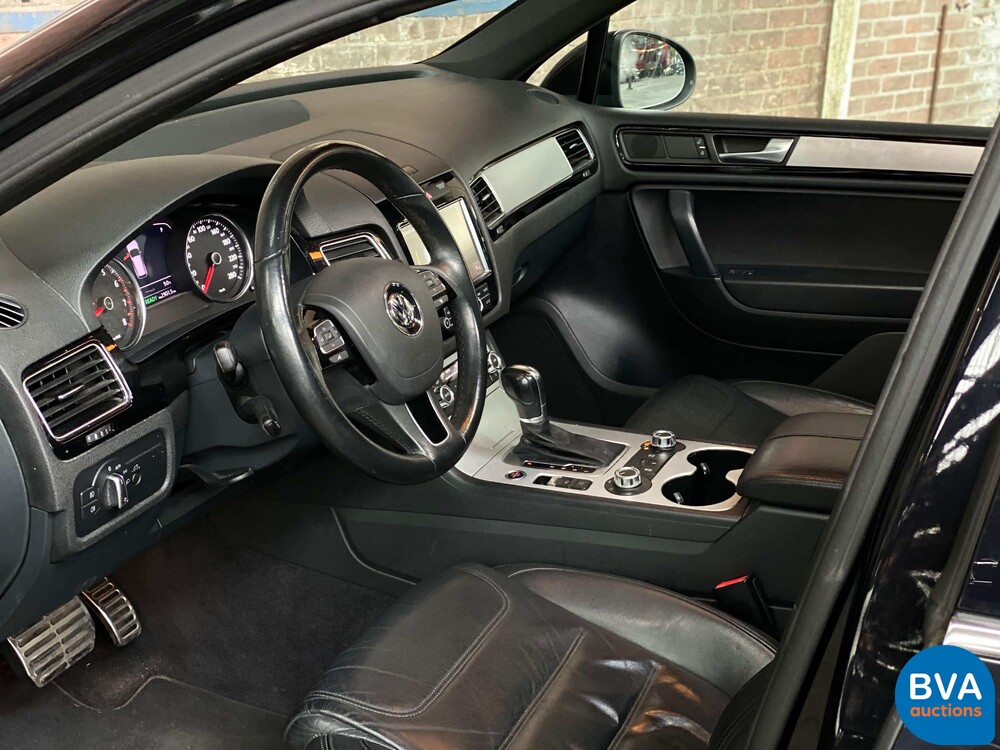 Volkswagen Touareg 3.0 TSI Hybrid Highline 4Motion 333 PS, 38-RBF-2.