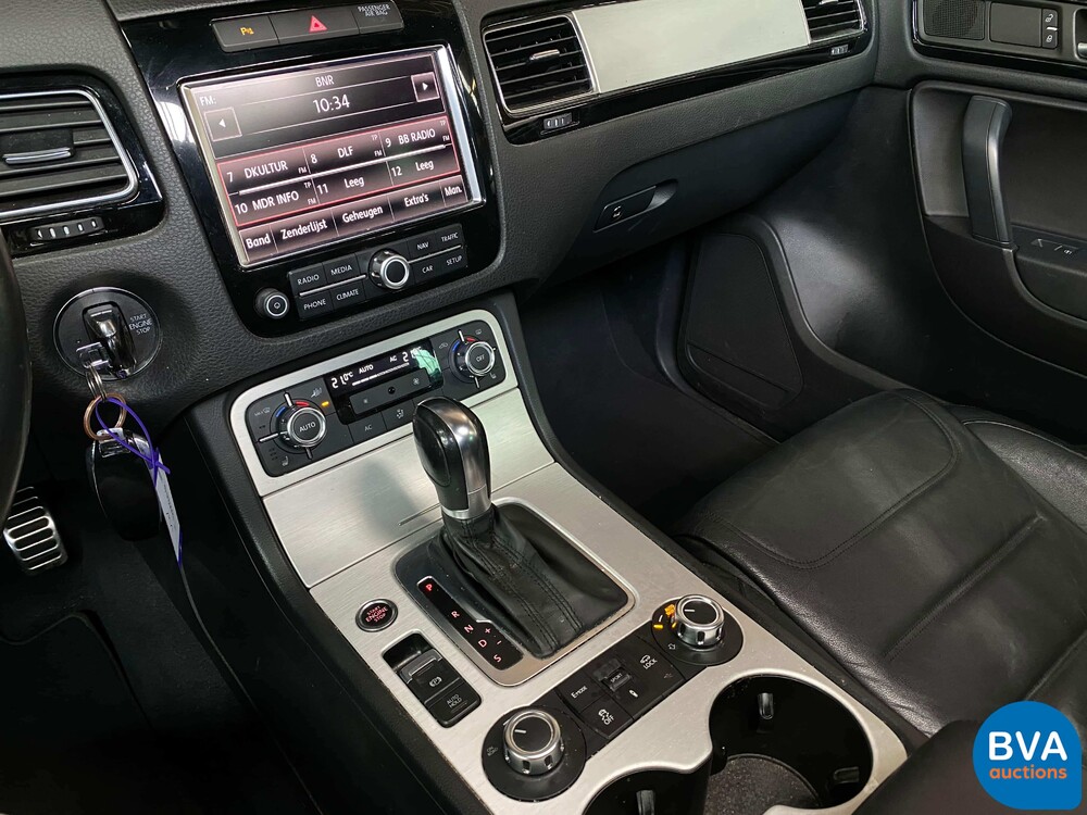 Volkswagen Touareg 3.0 TSI Hybrid Highline 4Motion 333 PS, 38-RBF-2.