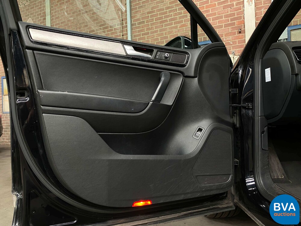 Volkswagen Touareg 3.0 TSI Hybrid Highline 4Motion 333 PS, 38-RBF-2.