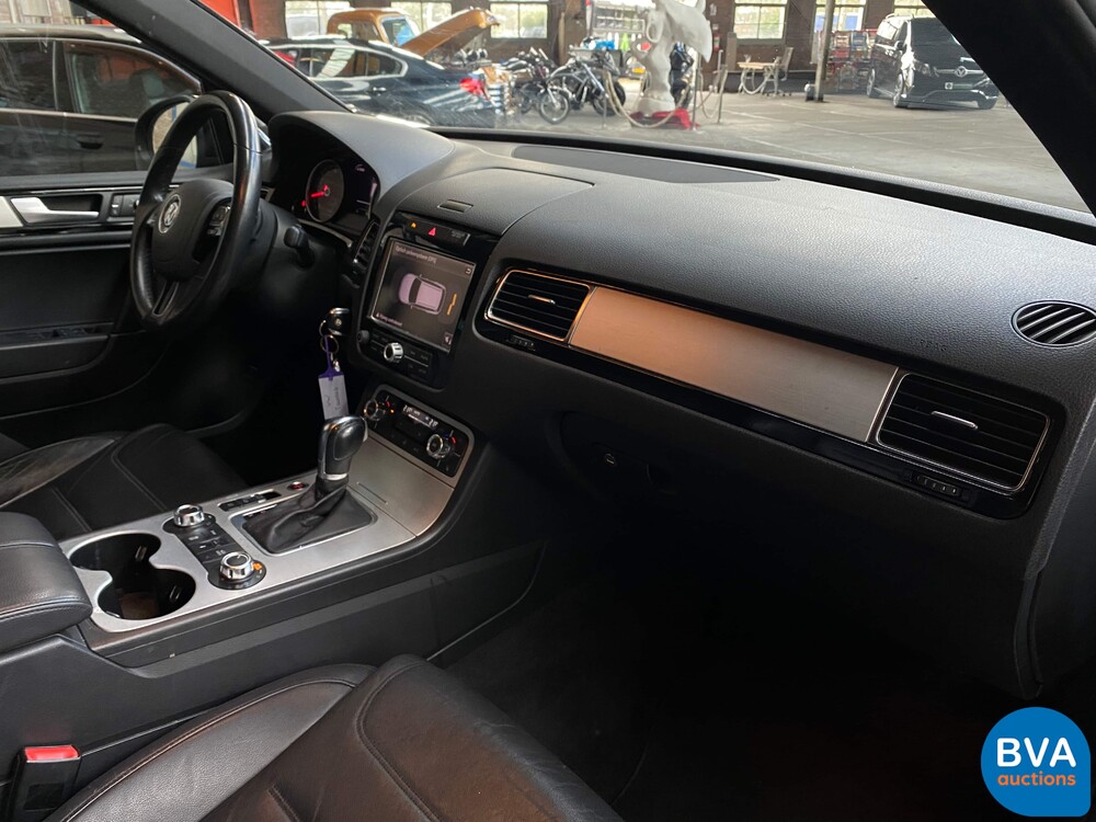 Volkswagen Touareg 3.0 TSI Hybrid Highline 4Motion 333 PS, 38-RBF-2.