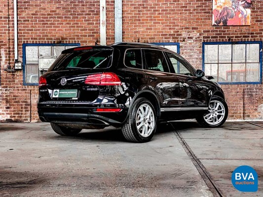 Volkswagen Touareg 3.0 TSI Hybrid Highline 4Motion 333HP, 38-RBF-2.