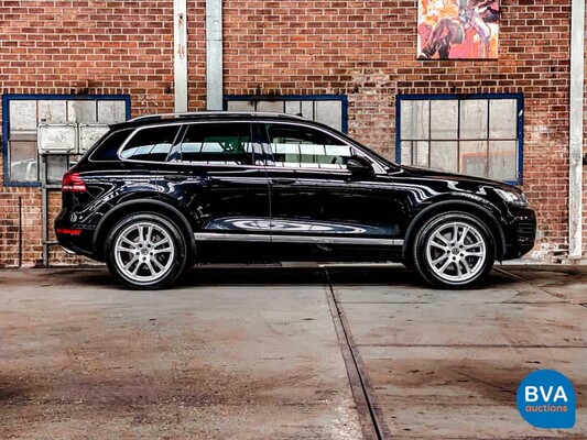 Volkswagen Touareg 3.0 TSI Hybrid Highline 4Motion 333HP, 38-RBF-2.