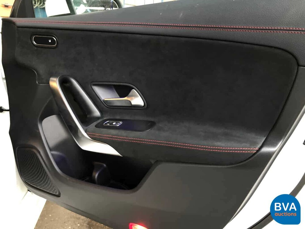 Mercedes-Benz CLA180 AMG-Styling 136 PS CLA-Klasse 2020 -GARANTIE-.