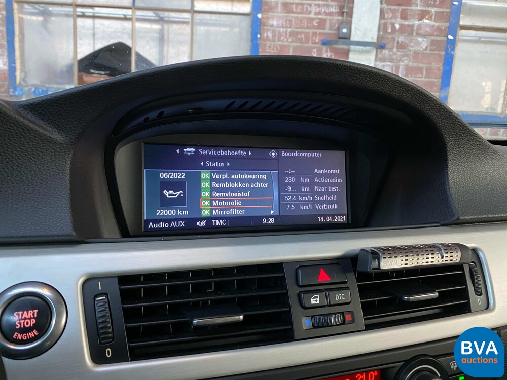 BMW 335i Coupé Executive 451 PS 3er, XX-928-S.