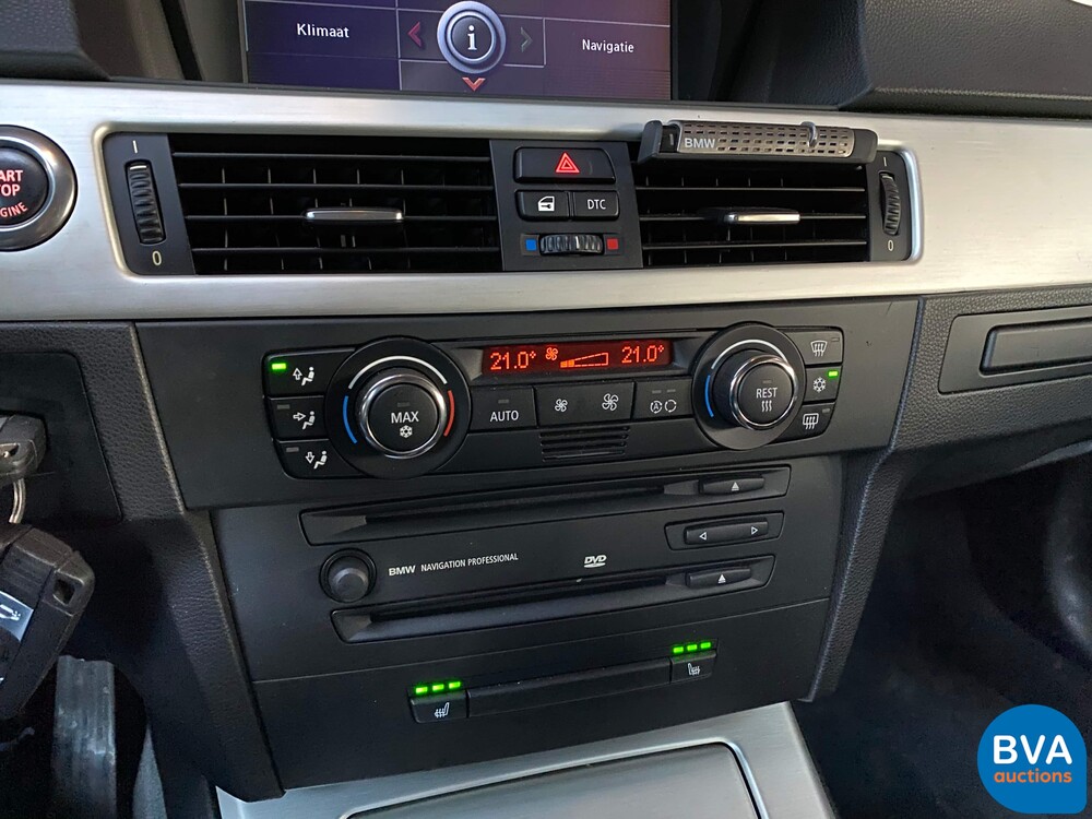 BMW 335i Coupé Executive 451 PS 3er, XX-928-S.