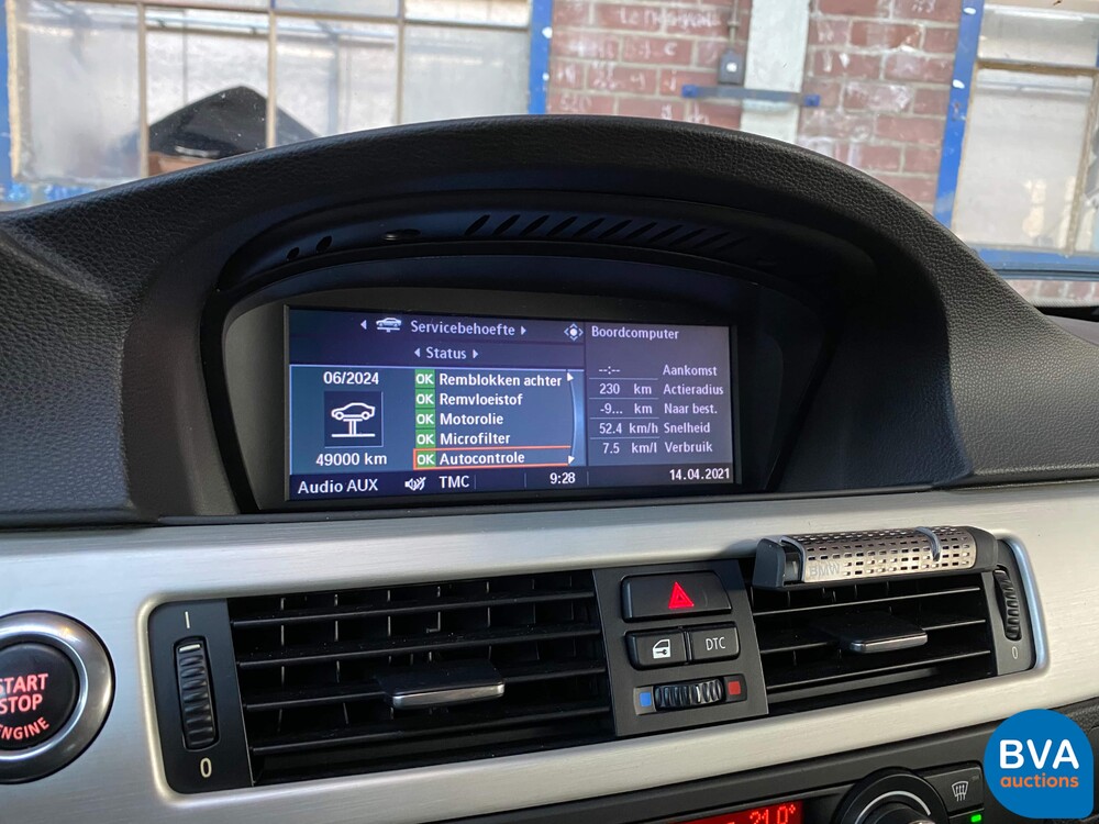 BMW 335i Coupé Executive 451 PS 3er, XX-928-S.