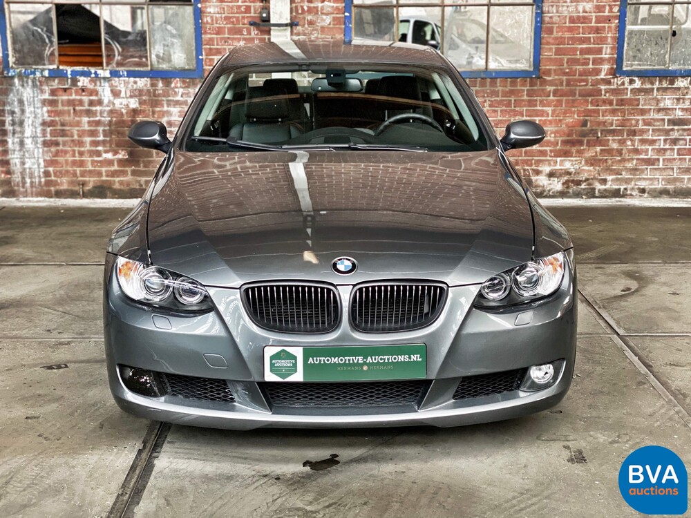 BMW 335i Coupé Executive 451 PS 3er, XX-928-S.