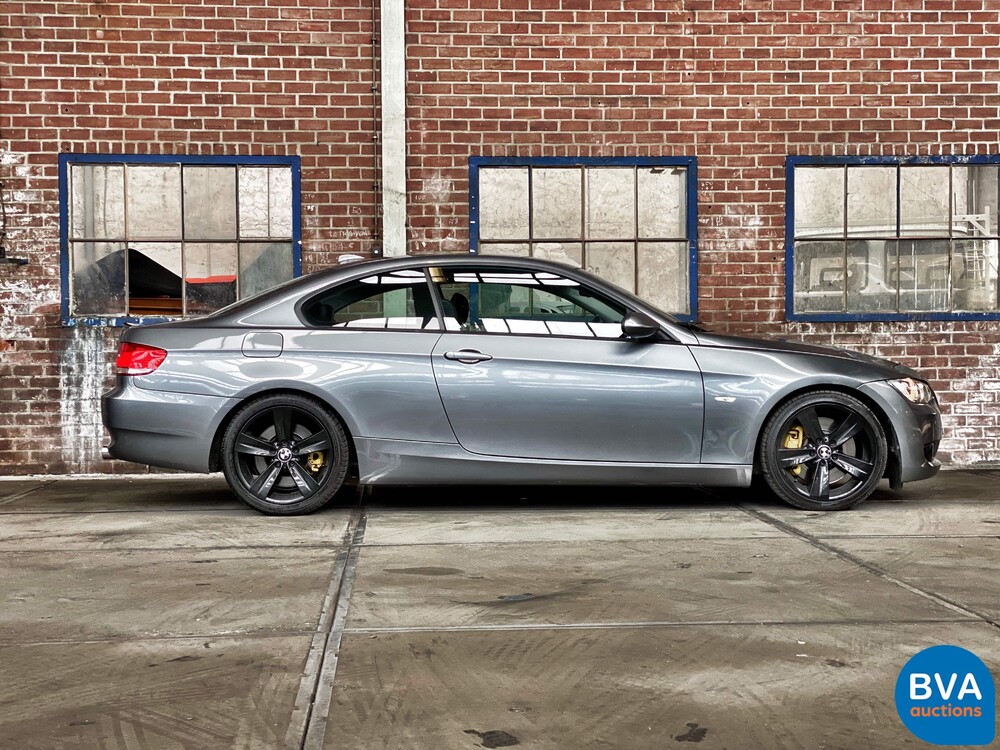 BMW 335i Coupé Executive 451 PS 3er, XX-928-S.