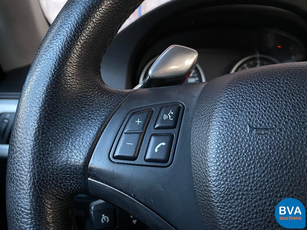 BMW 335i Coupé Executive 451 PS 3er, XX-928-S.