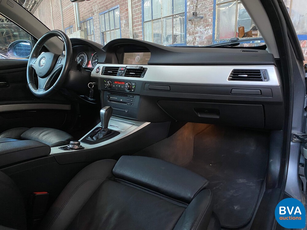 BMW 335i Coupé Executive 451 PS 3er, XX-928-S.