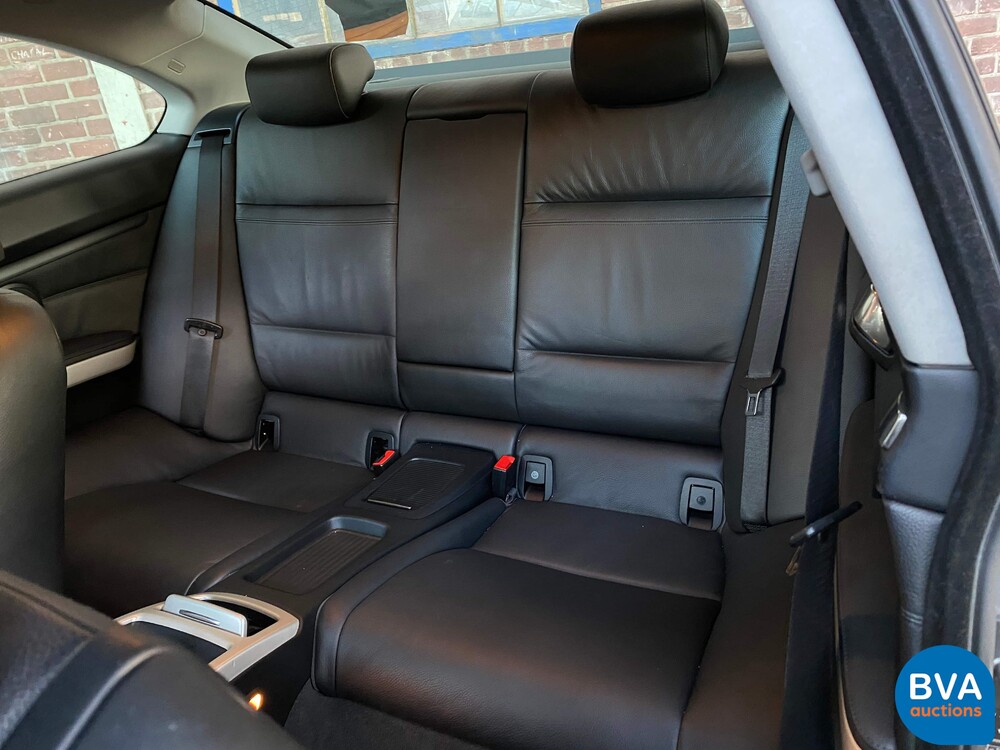 BMW 335i Coupé Executive 451 PS 3er, XX-928-S.