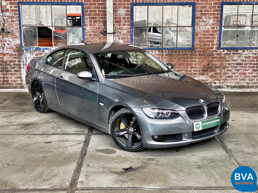 BMW 335i Coupé Executive 451 PS 3er, XX-928-S.