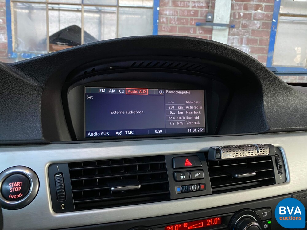 BMW 335i Coupé Executive 451 PS 3er, XX-928-S.