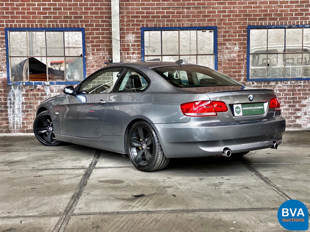 BMW 335i Coupé Executive 451 PS 3er, XX-928-S.