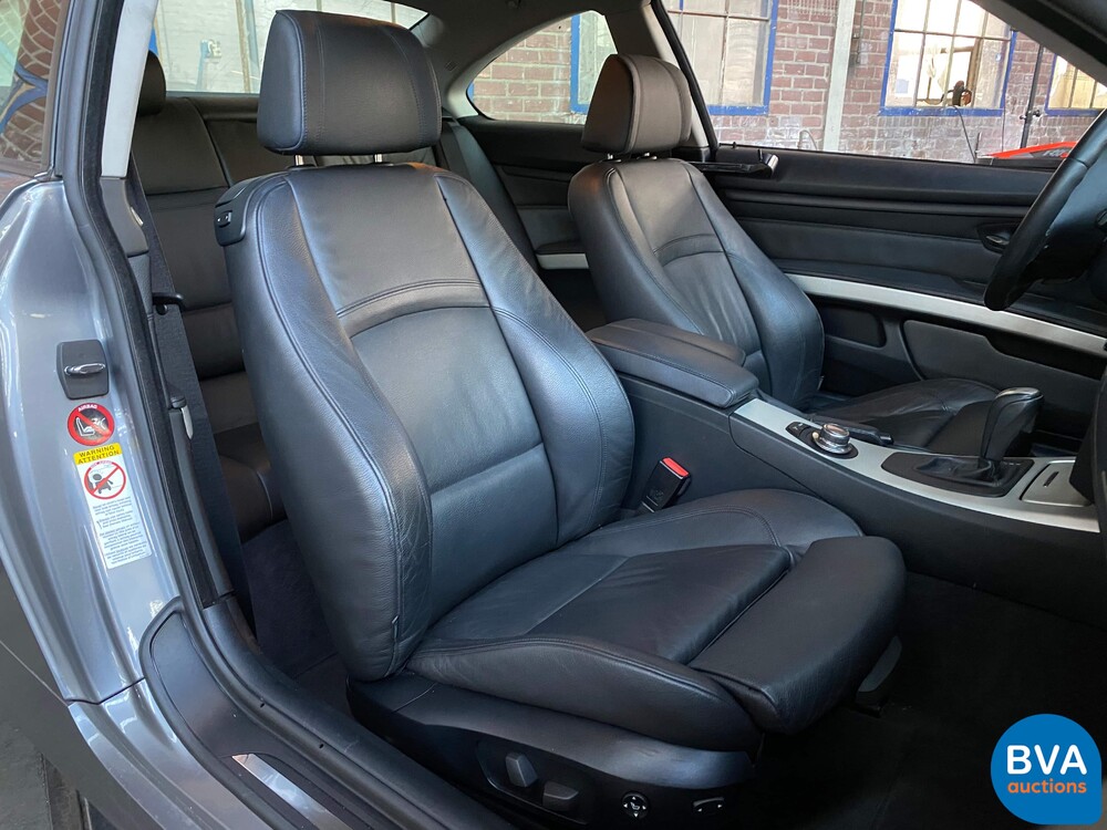 BMW 335i Coupé Executive 451 PS 3er, XX-928-S.