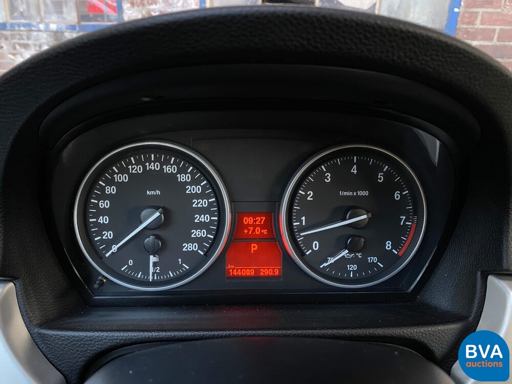 BMW 335i Coupé Executive 451 PS 3er, XX-928-S.