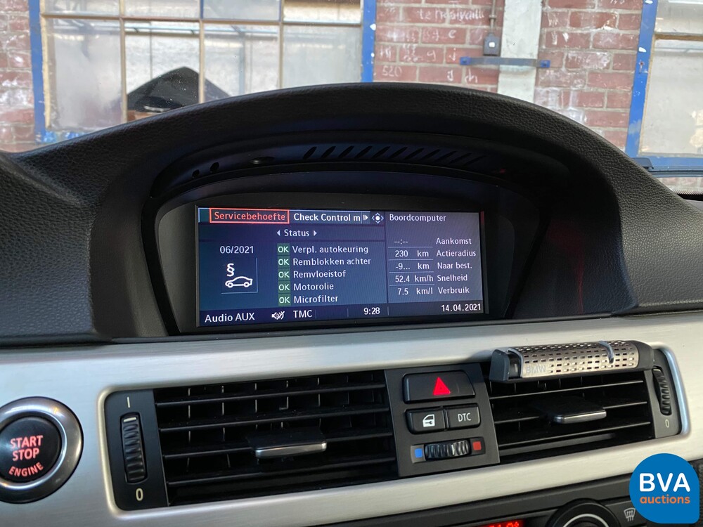 BMW 335i Coupé Executive 451 PS 3er, XX-928-S.