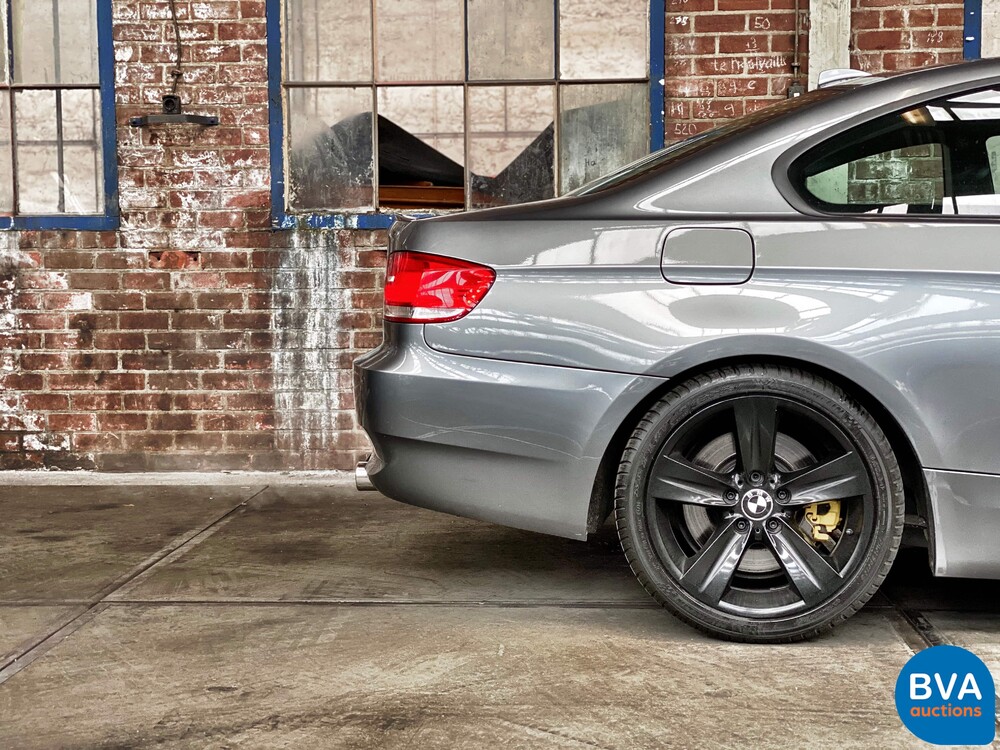 BMW 335i Coupé Executive 451 PS 3er, XX-928-S.