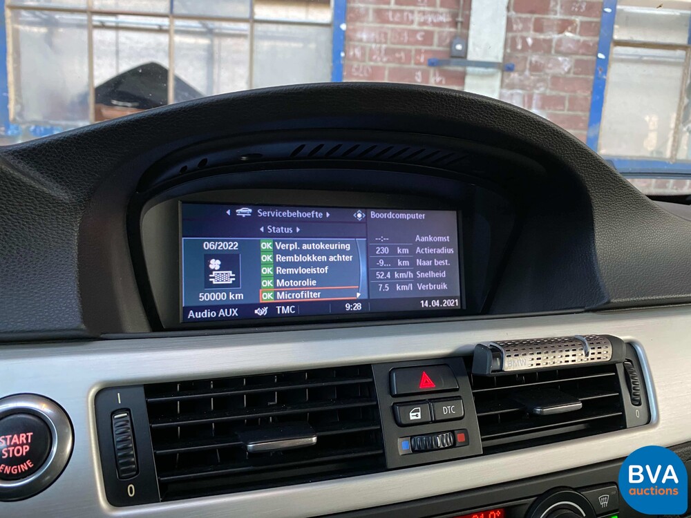 BMW 335i Coupé Executive 451 PS 3er, XX-928-S.