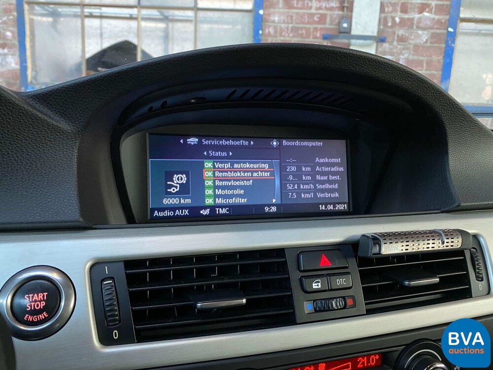 BMW 335i Coupé Executive 451 PS 3er, XX-928-S.