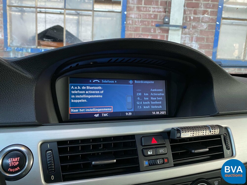 BMW 335i Coupé Executive 451 PS 3er, XX-928-S.