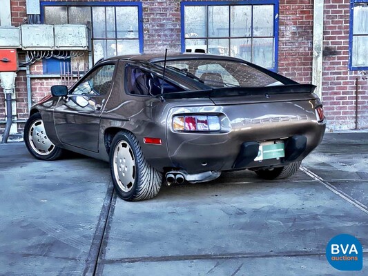 Porsche 928 5.0 V8 1984.