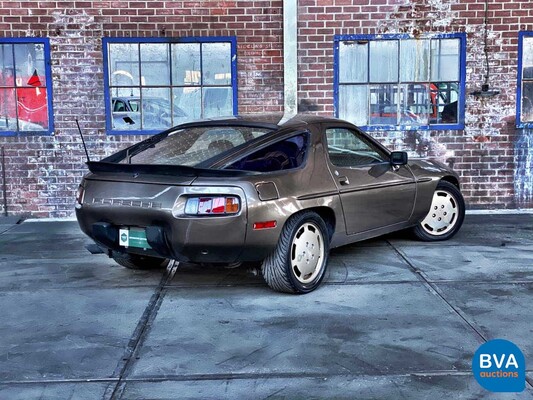 Porsche 928 5.0 V8 1984.