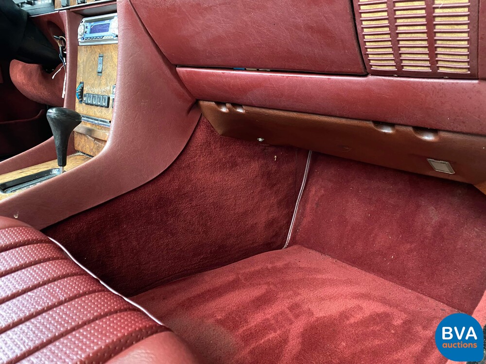 Mercedes-Benz 560SL R107 1987.