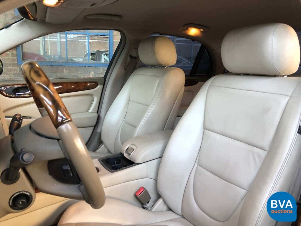 Jaguar XJ8 4.2 V8 300 PS 2003 -Youngtimer-.