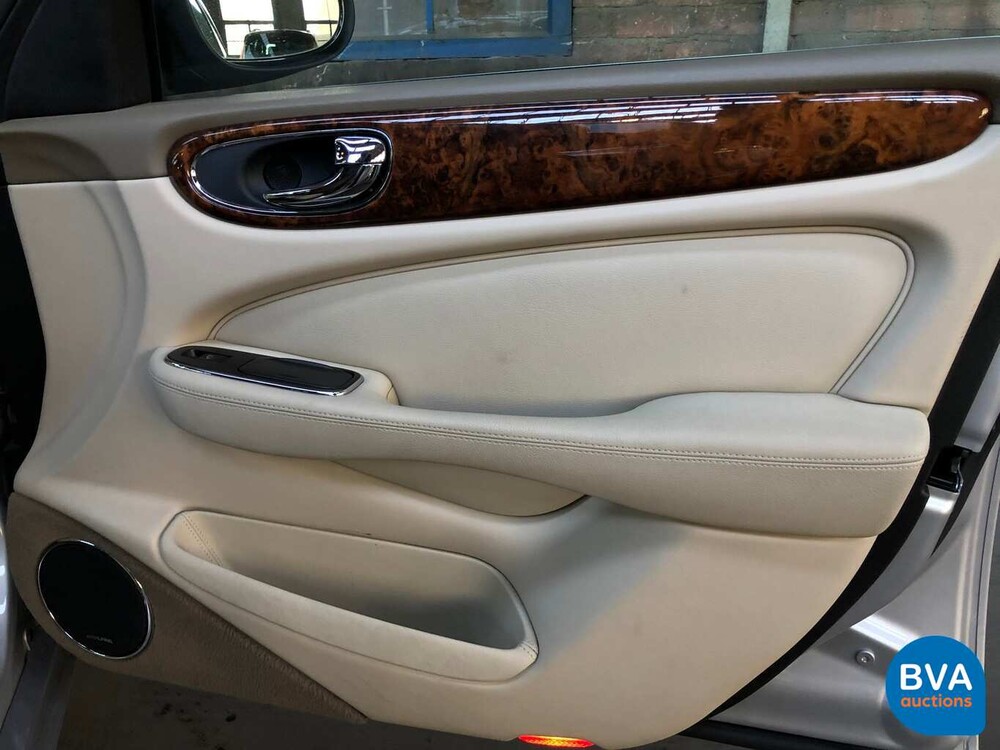 Jaguar XJ8 4.2 V8 300 PS 2003 -Youngtimer-.