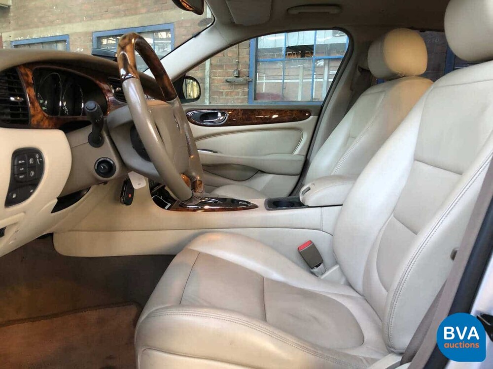 Jaguar XJ8 4.2 V8 300 PS 2003 -Youngtimer-.