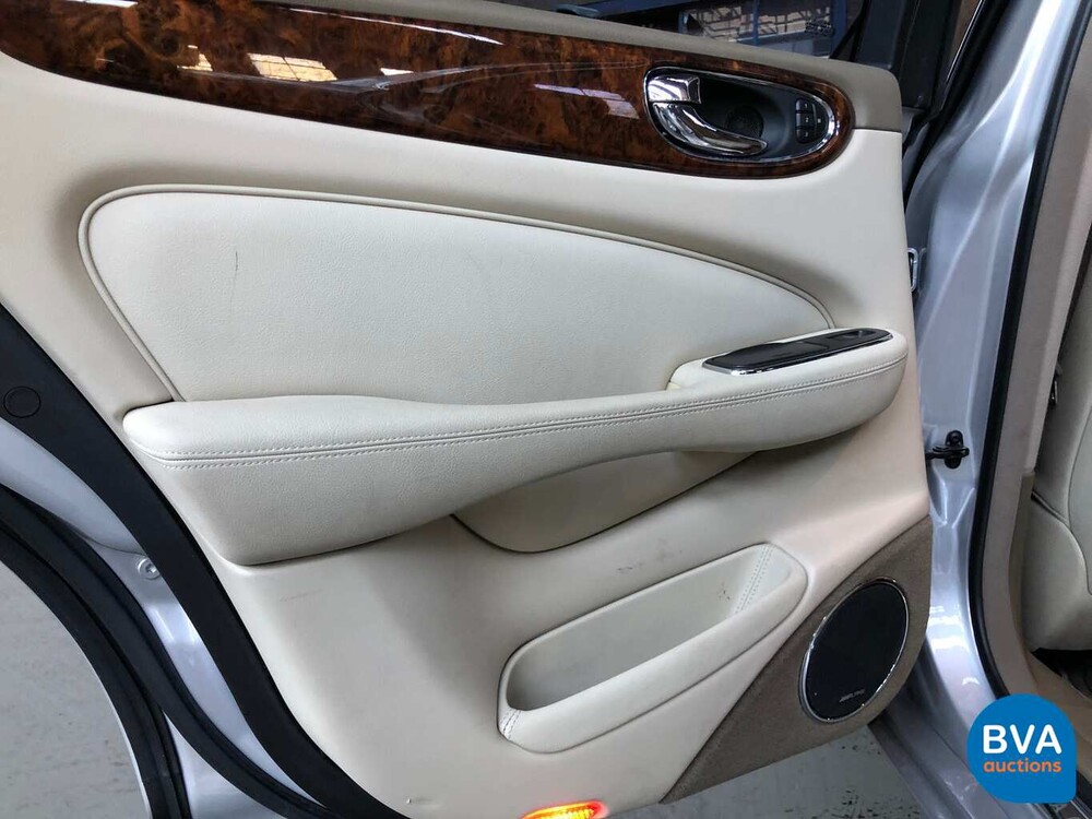 Jaguar XJ8 4.2 V8 300 PS 2003 -Youngtimer-.