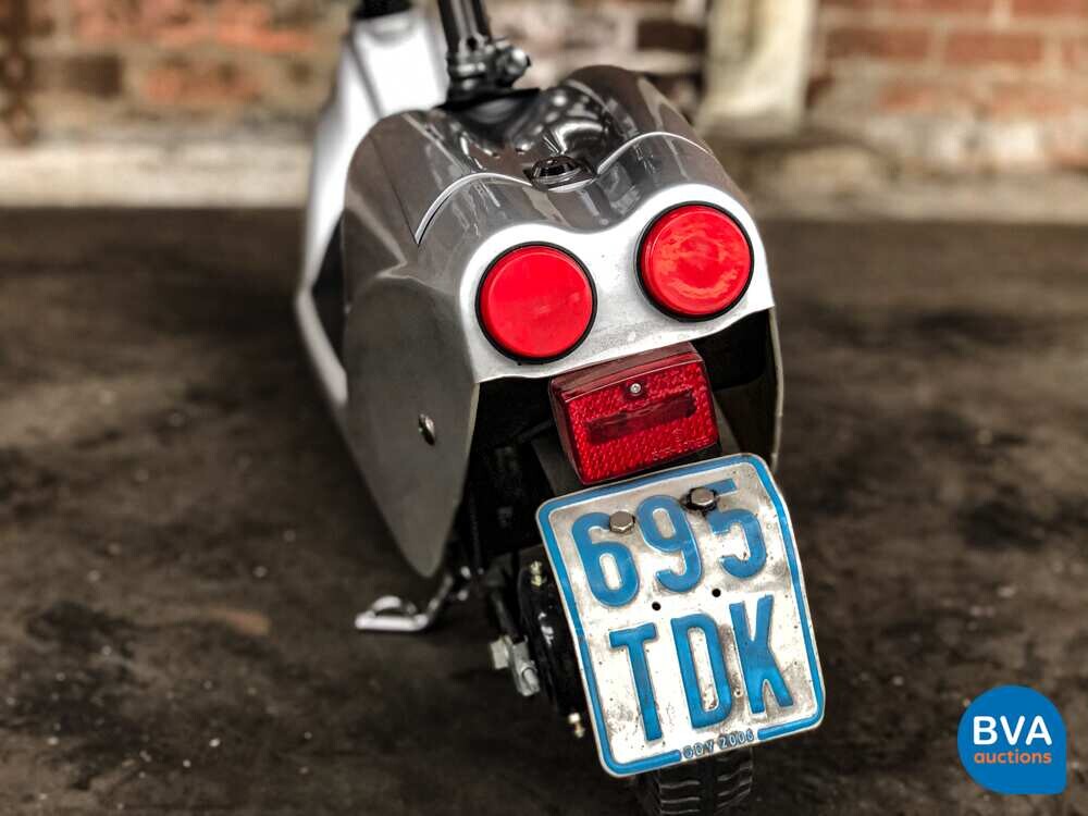 E-Roller Electric Scooter Special Edition.