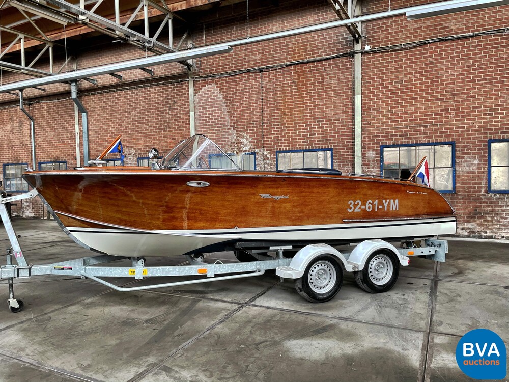 Pedrazzini Capri De Luxe V8 275hp Classic wooden Speedboat 1963 (RIVA, BOESCH).