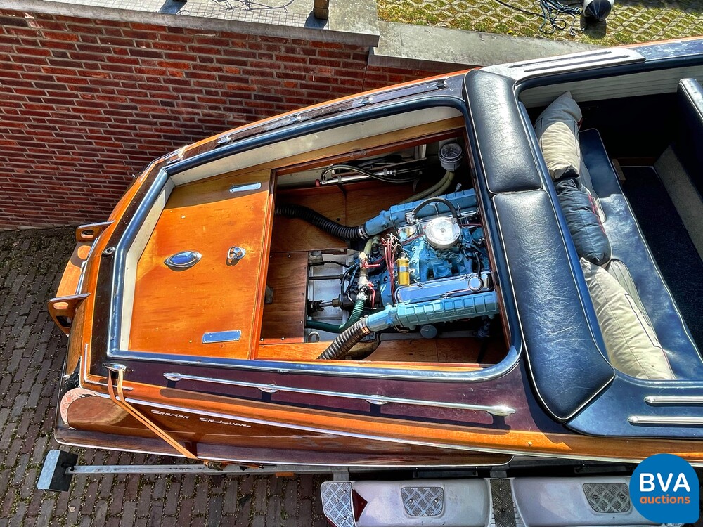 Pedrazzini Capri De Luxe V8 275hp Classic wooden Speedboat 1963 (RIVA, BOESCH).