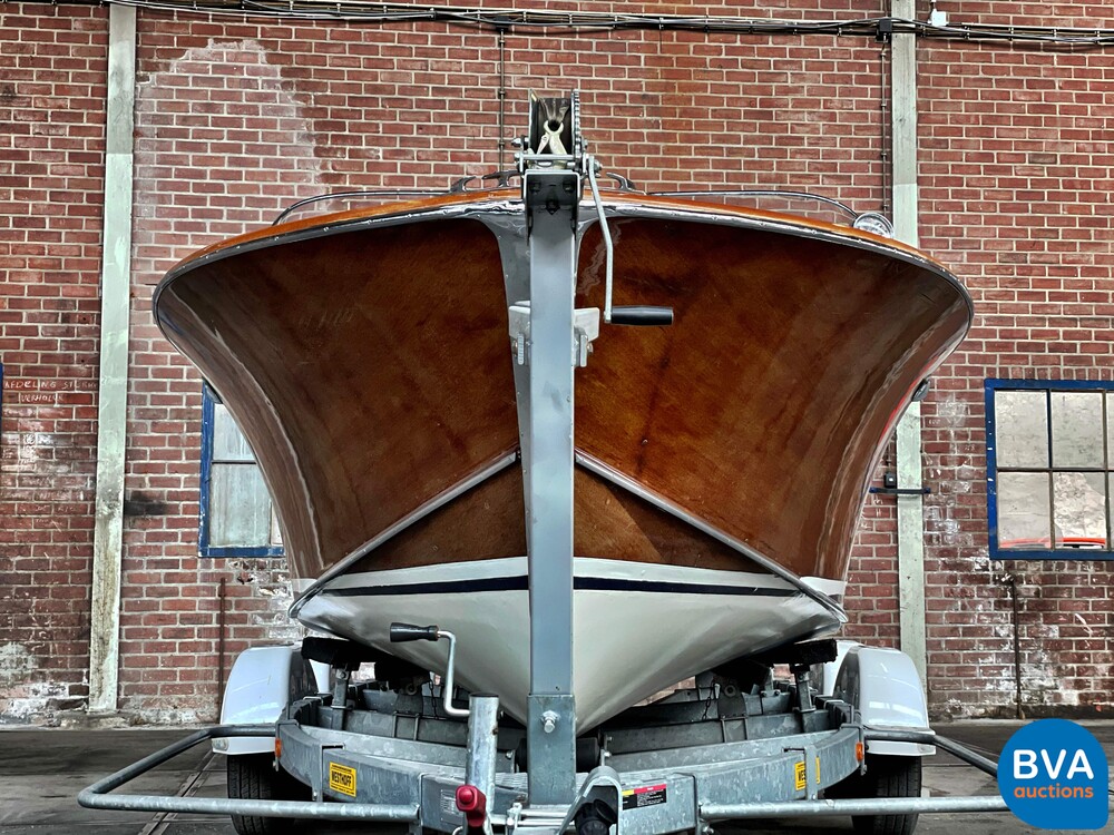 Pedrazzini Capri De Luxe V8 275hp Classic wooden Speedboat 1963 (RIVA, BOESCH).