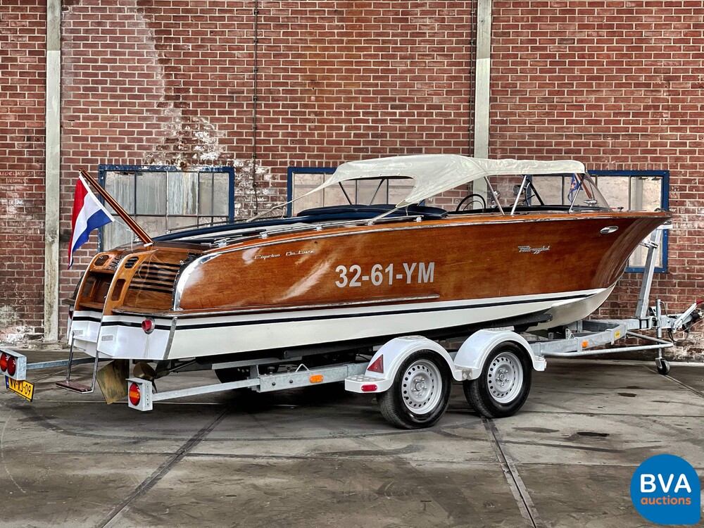 Pedrazzini Capri De Luxe V8 275hp Classic wooden Speedboat 1963 (RIVA, BOESCH).