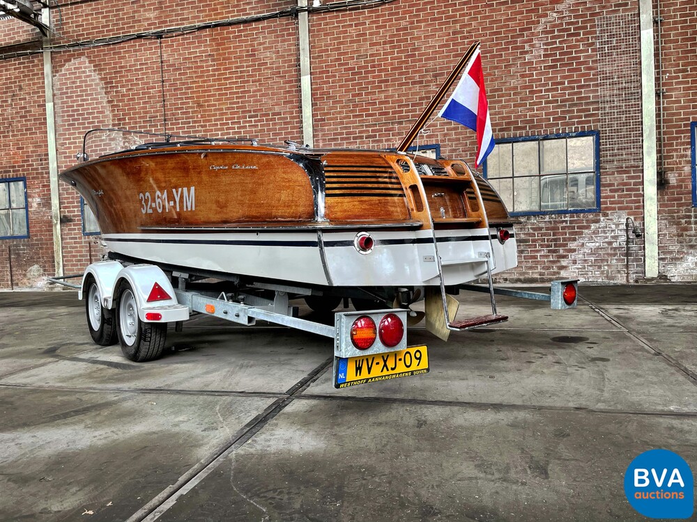 Pedrazzini Capri De Luxe V8 275hp Classic wooden Speedboat 1963 (RIVA, BOESCH).