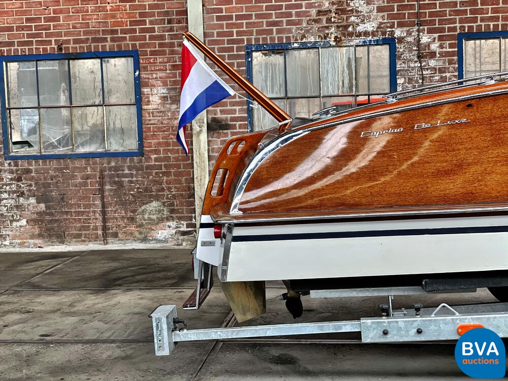 Pedrazzini Capri De Luxe V8 275hp Classic wooden Speedboat 1963 (RIVA, BOESCH).