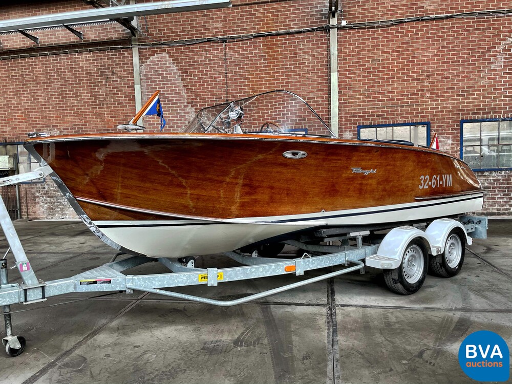 Pedrazzini Capri De Luxe V8 275hp Classic wooden Speedboat 1963 (RIVA, BOESCH).