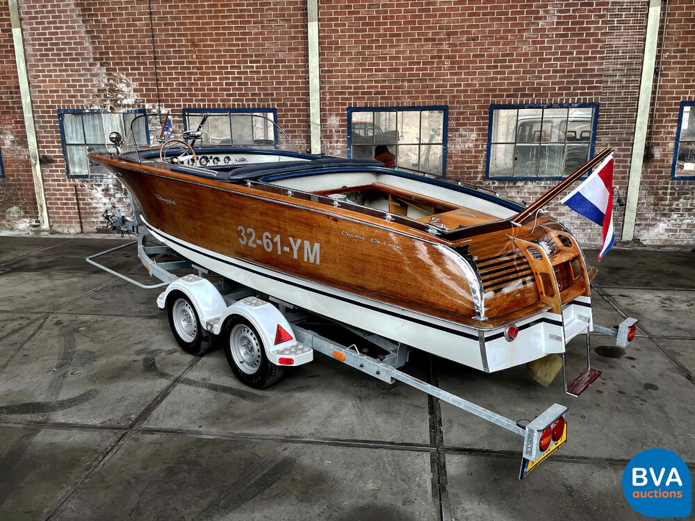 Pedrazzini Capri De Luxe V8 275hp Classic wooden Speedboat 1963 (RIVA, BOESCH).