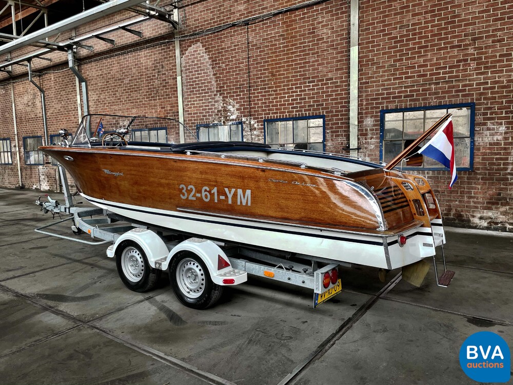 Pedrazzini Capri De Luxe V8 275hp Classic wooden Speedboat 1963 (RIVA, BOESCH).